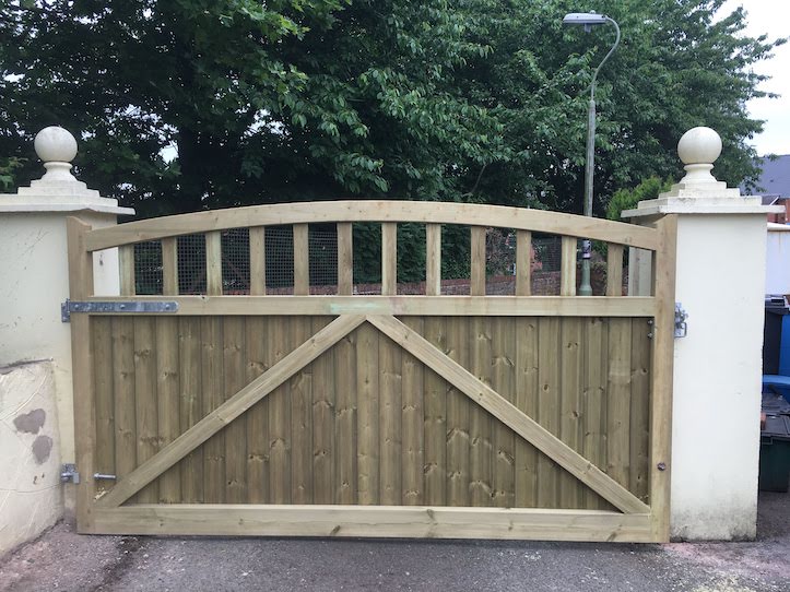 extra wide gate on driveway